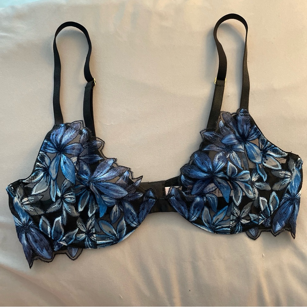 Victoria's Secret Blue and Black Floral Bra Lace Flowers 34B